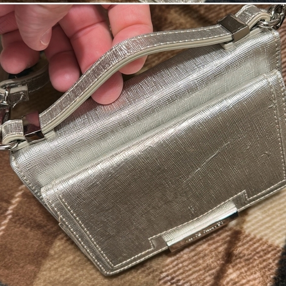 Vince Camuto Shimmering Silver Crossbody Wallet - Picture 4 of 16
